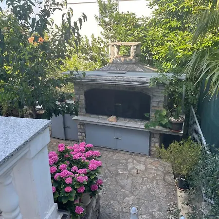 Dub דירה